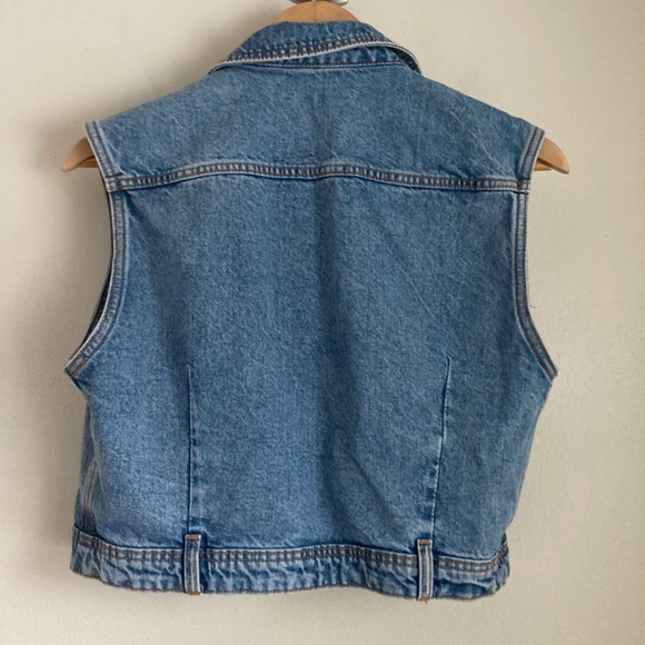 Zara women’s cropped denim vest - Picture 3 of 6